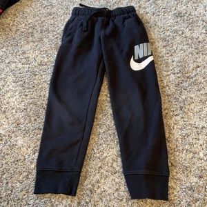 Boys Nike size 5/6 sweatpants